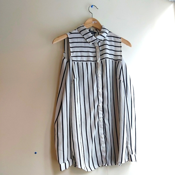 4/$25 Vertical stripes blouse, cold shoulder - Picture 1 of 7